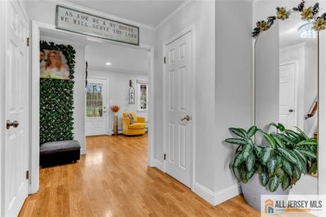 5 Travis Court Monroe NJ 08831