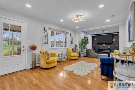 5 Travis Court Monroe NJ 08831