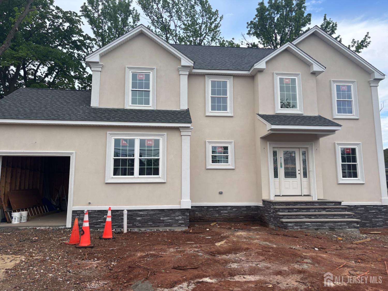 208 E James Place E Iselin NJ 08830