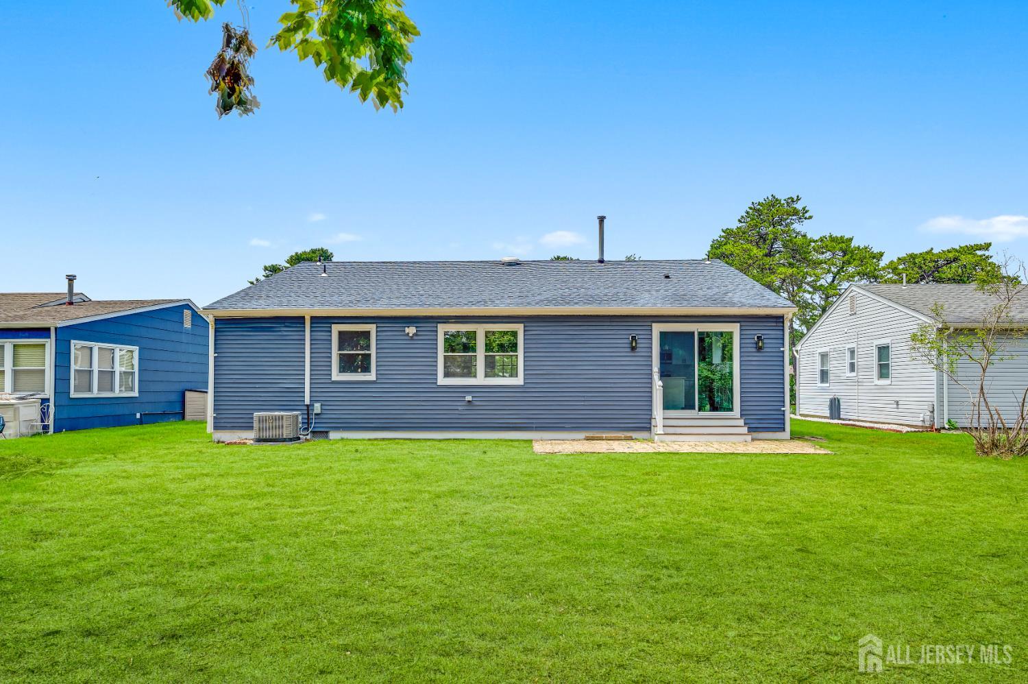 3 Pembroke Lane Toms River NJ 08757