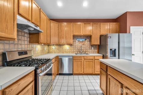 9 N Stallion Court Franklin Twsp NJ 08873