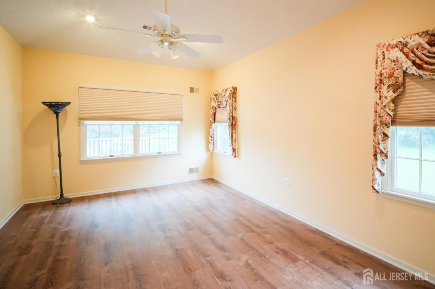 40 Sherwood Drive Monroe NJ 08831