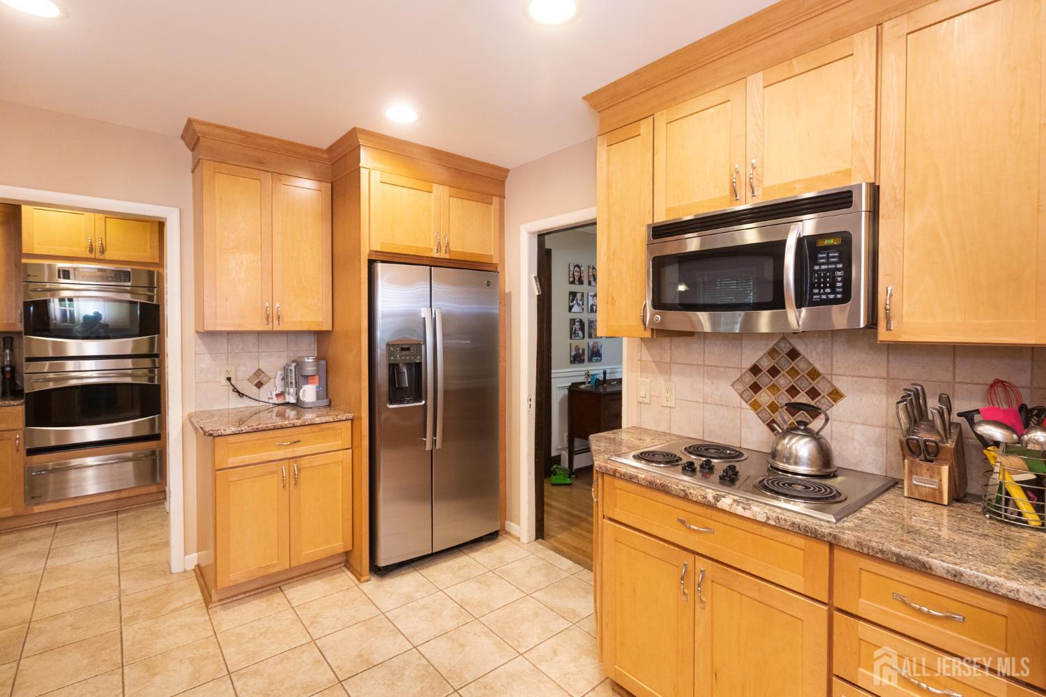 15 N 6th Avenue N Highland Park NJ 08904