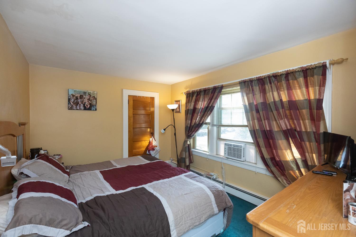 15 N 6th Avenue N Highland Park NJ 08904