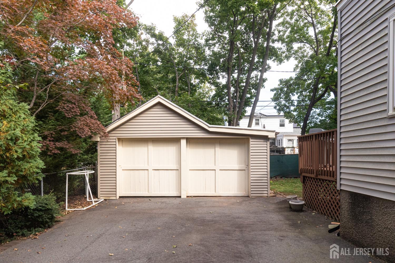 15 N 6th Avenue N Highland Park NJ 08904