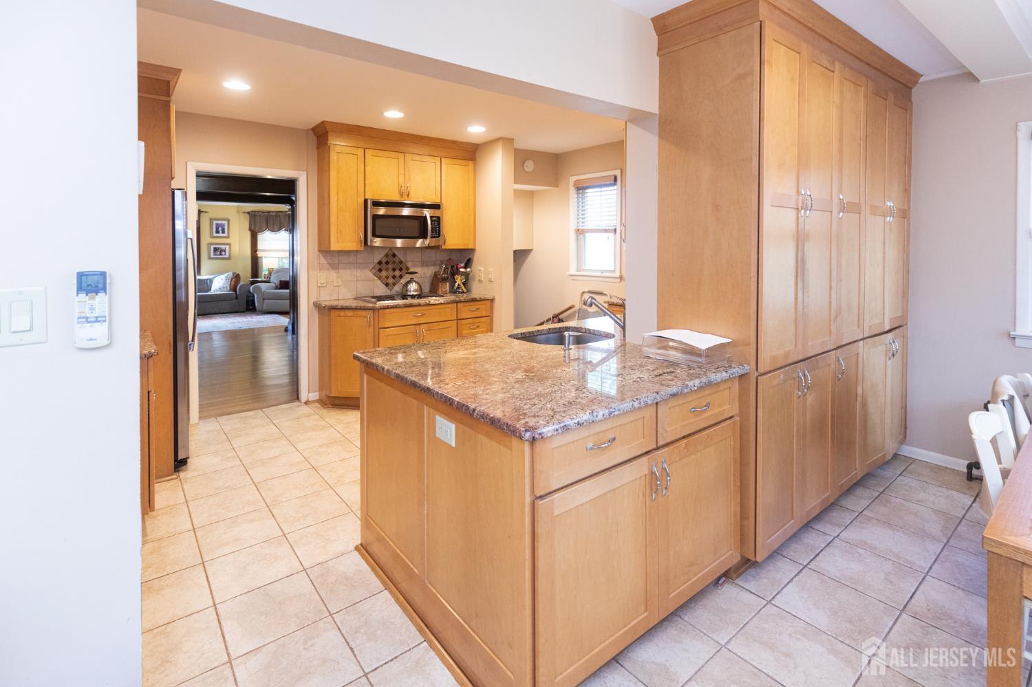 15 N 6th Avenue N Highland Park NJ 08904