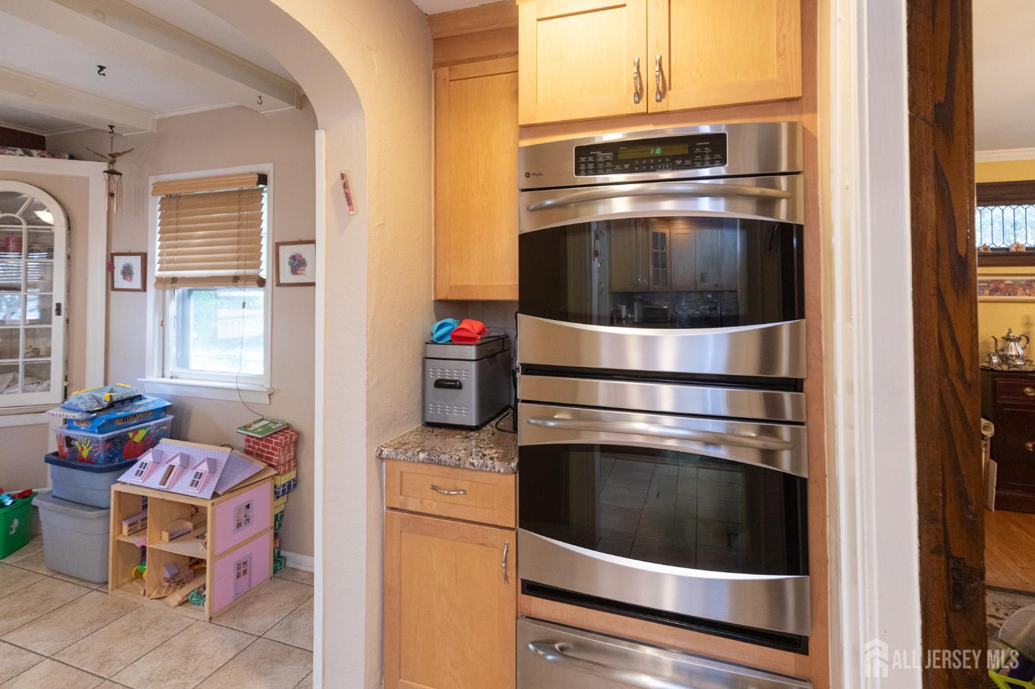15 N 6th Avenue N Highland Park NJ 08904