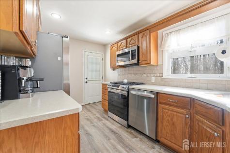 17 Clembil Court Hopelawn NJ 08861