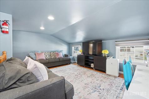 17 Clembil Court Hopelawn NJ 08861