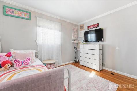 17 Clembil Court Hopelawn NJ 08861
