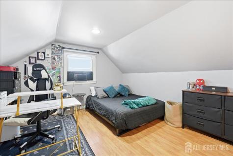 17 Clembil Court Hopelawn NJ 08861