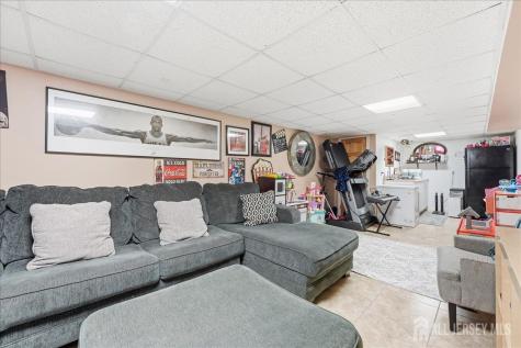 17 Clembil Court Hopelawn NJ 08861
