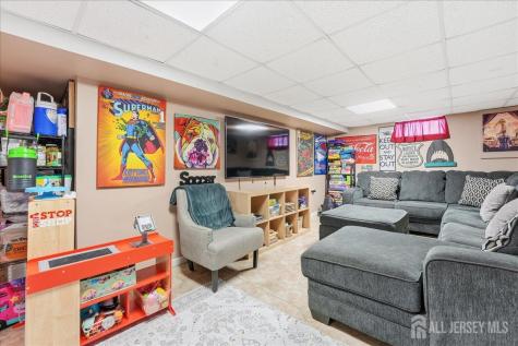 17 Clembil Court Hopelawn NJ 08861