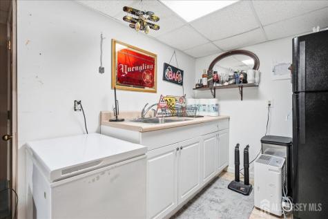 17 Clembil Court Hopelawn NJ 08861