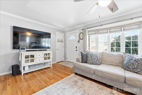 17 Clembil Court Hopelawn NJ 08861