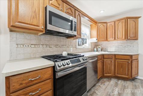 17 Clembil Court Hopelawn NJ 08861