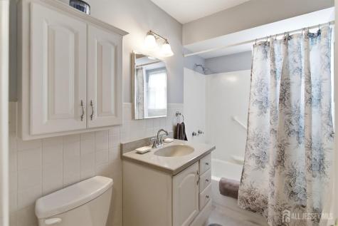 219 Julius Street Iselin NJ 08830