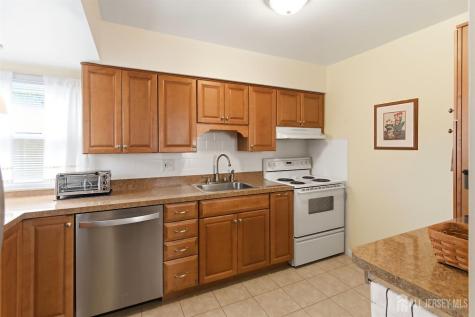219 Julius Street Iselin NJ 08830