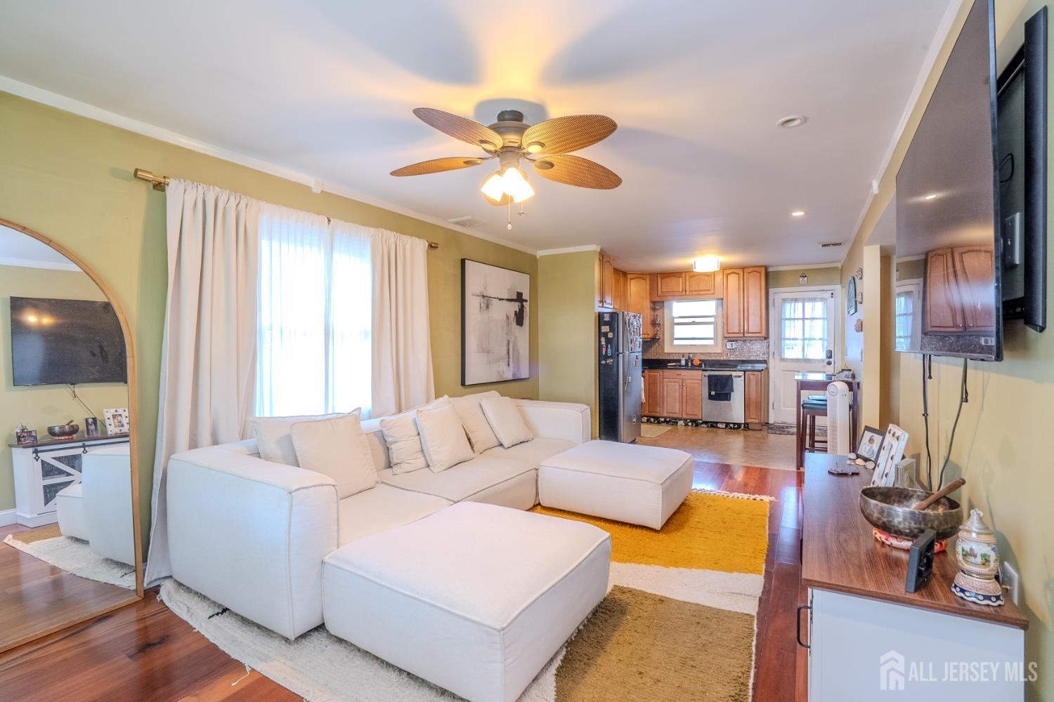 17 Melville Road Edison NJ 08817