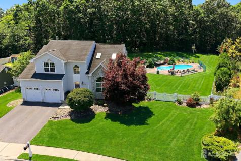 28 Silverbrooke Circle Howell NJ 07731