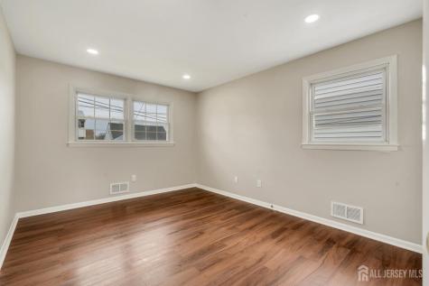 254 E George Place Iselin NJ 08830