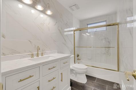 254 E George Place Iselin NJ 08830