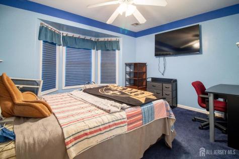 42 Redwick Way South River NJ 08882