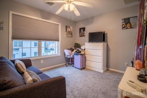 42 Redwick Way South River NJ 08882