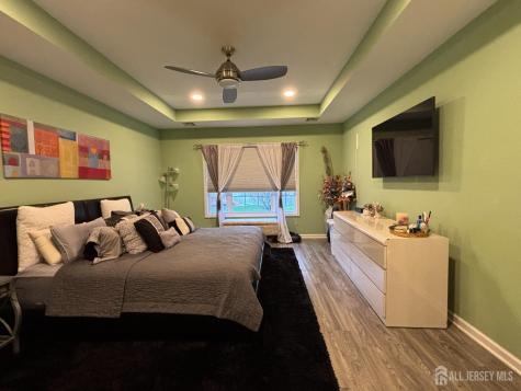 42 Redwick Way South River NJ 08882