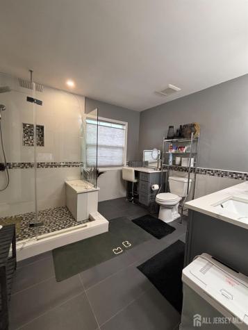 42 Redwick Way South River NJ 08882