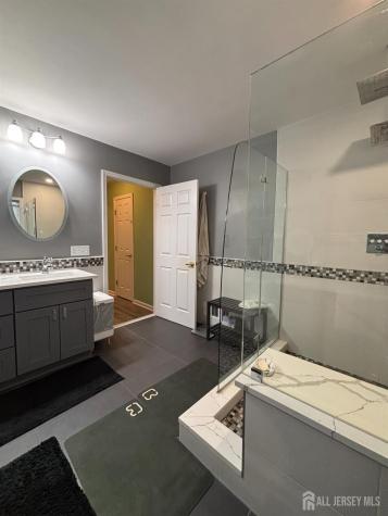 42 Redwick Way South River NJ 08882