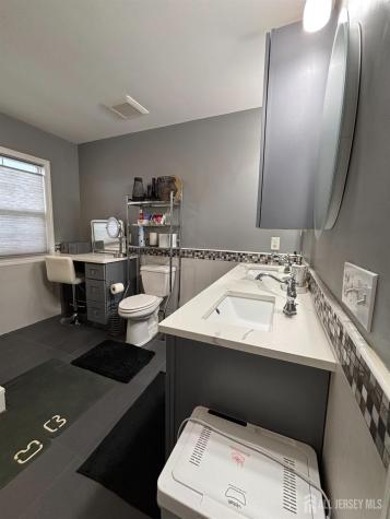 42 Redwick Way South River NJ 08882