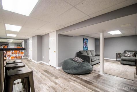 42 Redwick Way South River NJ 08882