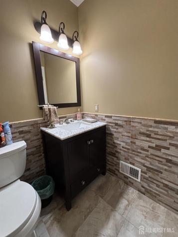 42 Redwick Way South River NJ 08882
