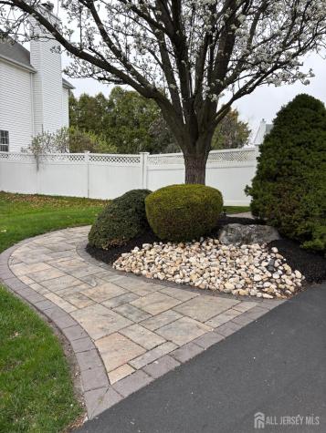42 Redwick Way South River NJ 08882