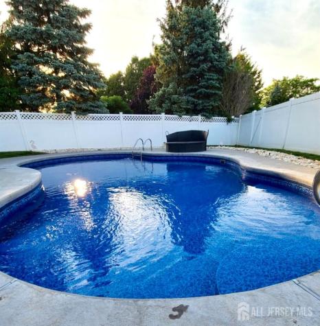 42 Redwick Way South River NJ 08882