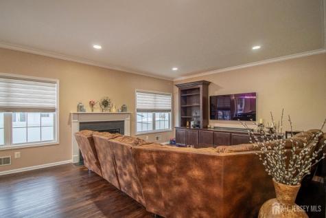 42 Redwick Way South River NJ 08882