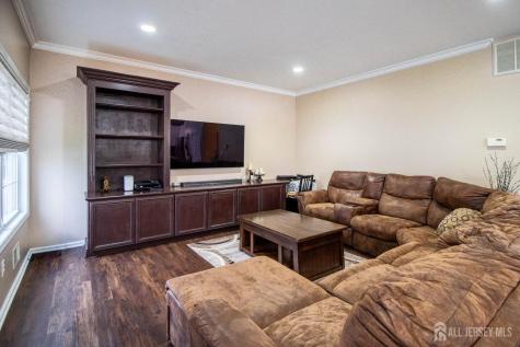 42 Redwick Way South River NJ 08882