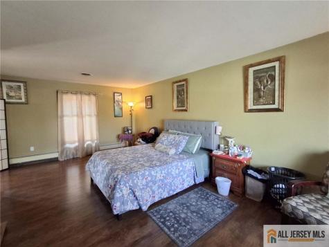 33 Nickel Avenue Sayreville NJ 08872
