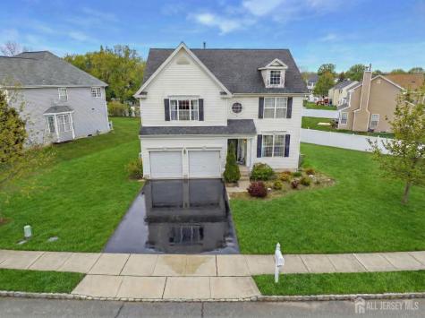 13 Skurka Court Sayreville NJ 08872