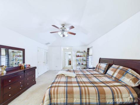 13 Skurka Court Sayreville NJ 08872