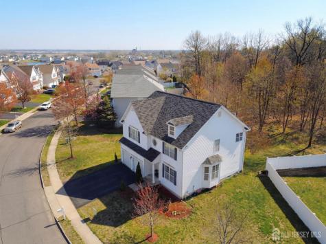 13 Skurka Court Sayreville NJ 08872