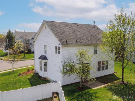 13 Skurka Court Sayreville NJ 08872