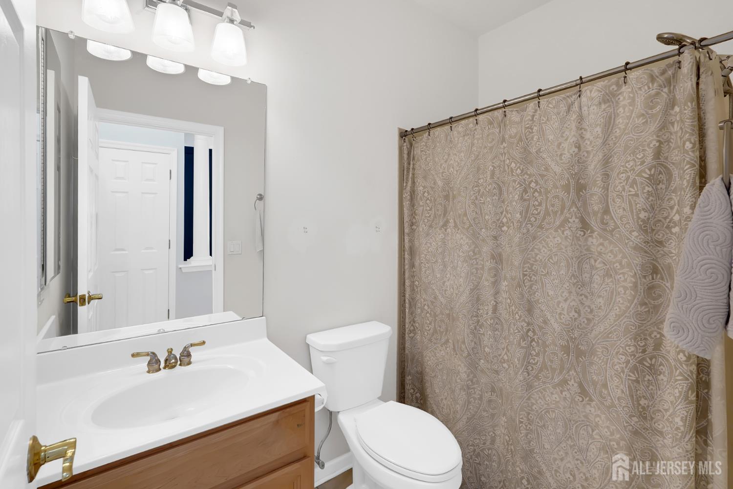 64 Viineyard Court Monroe NJ 08831