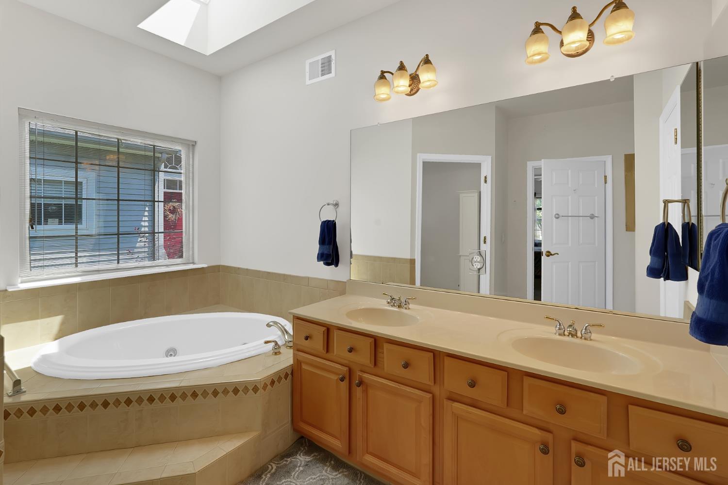 64 Viineyard Court Monroe NJ 08831