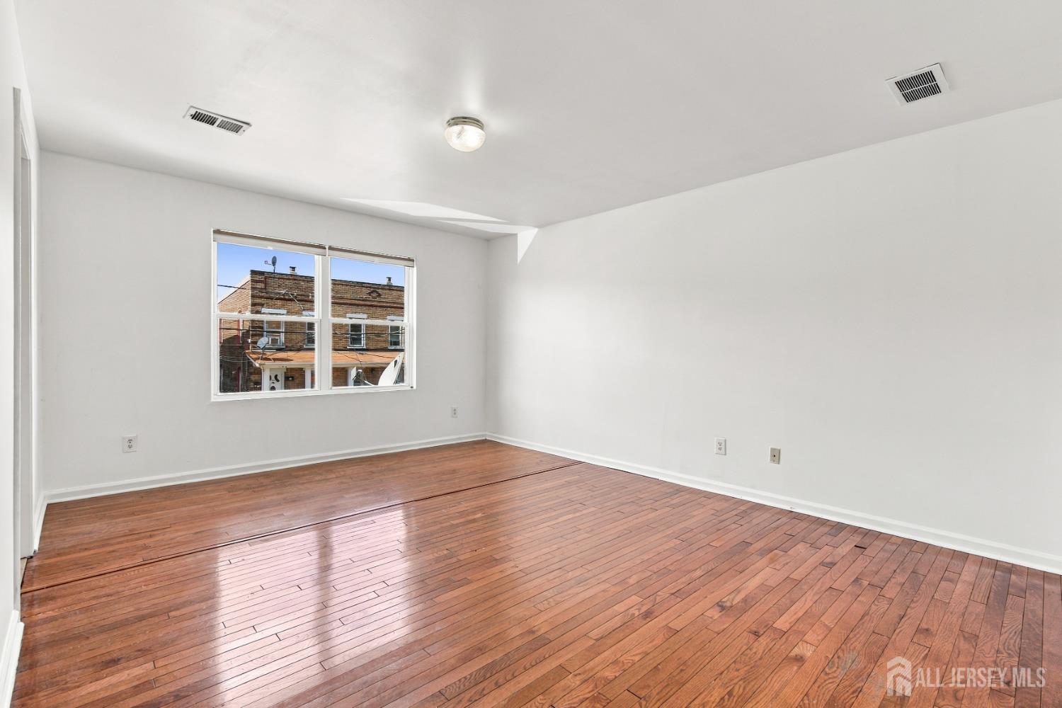 14 Somerset Street Carteret NJ 07008
