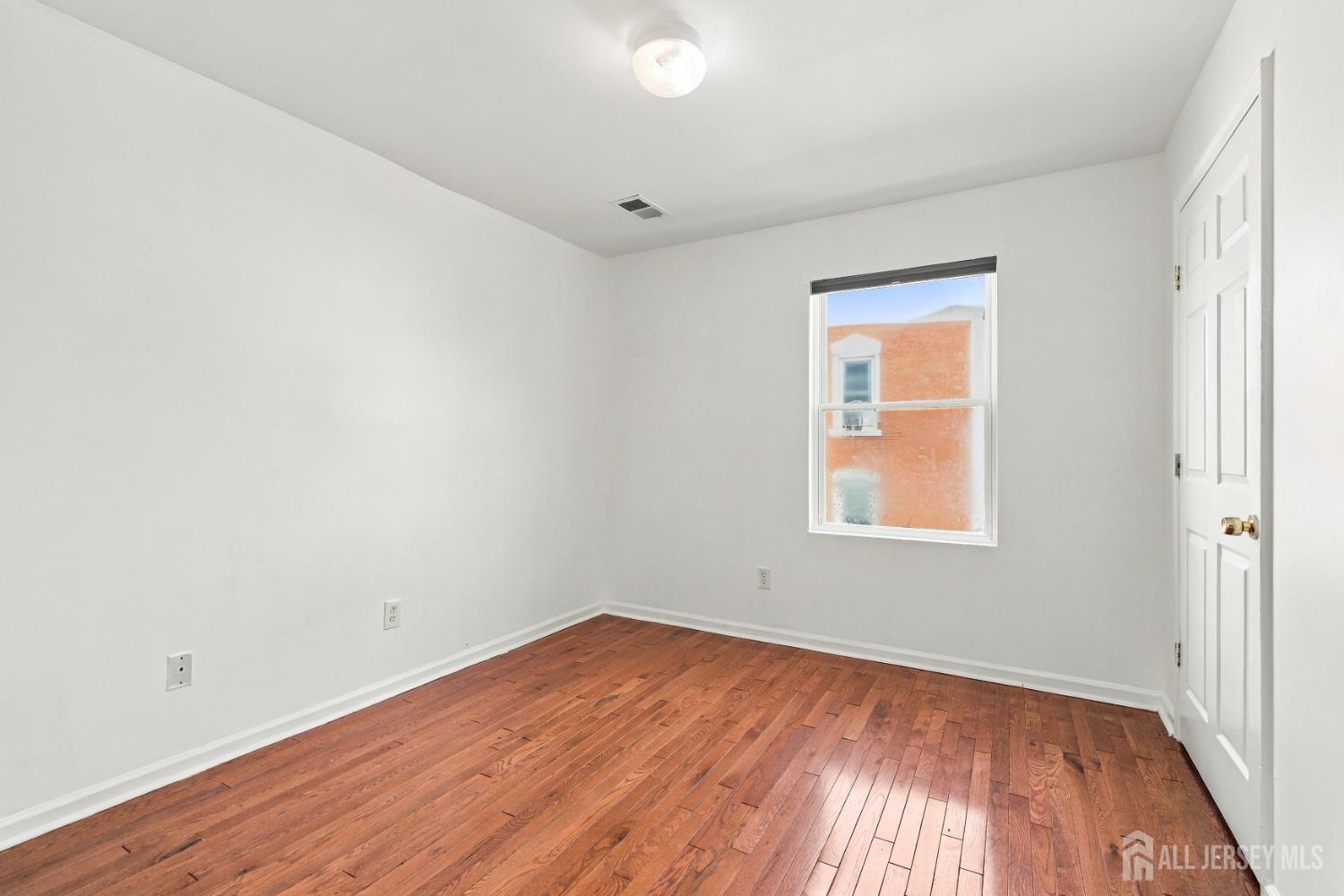 14 Somerset Street Carteret NJ 07008