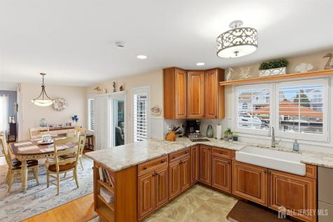 14 Toppinglift Drive Berkeley NJ 08721