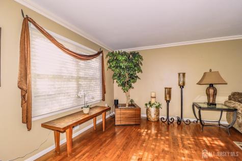 9 Glynn Court Sayreville NJ 08859