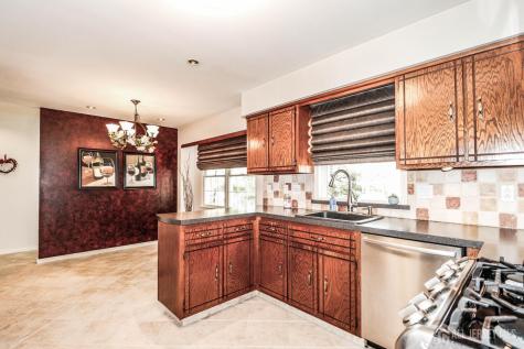 9 Glynn Court Sayreville NJ 08859